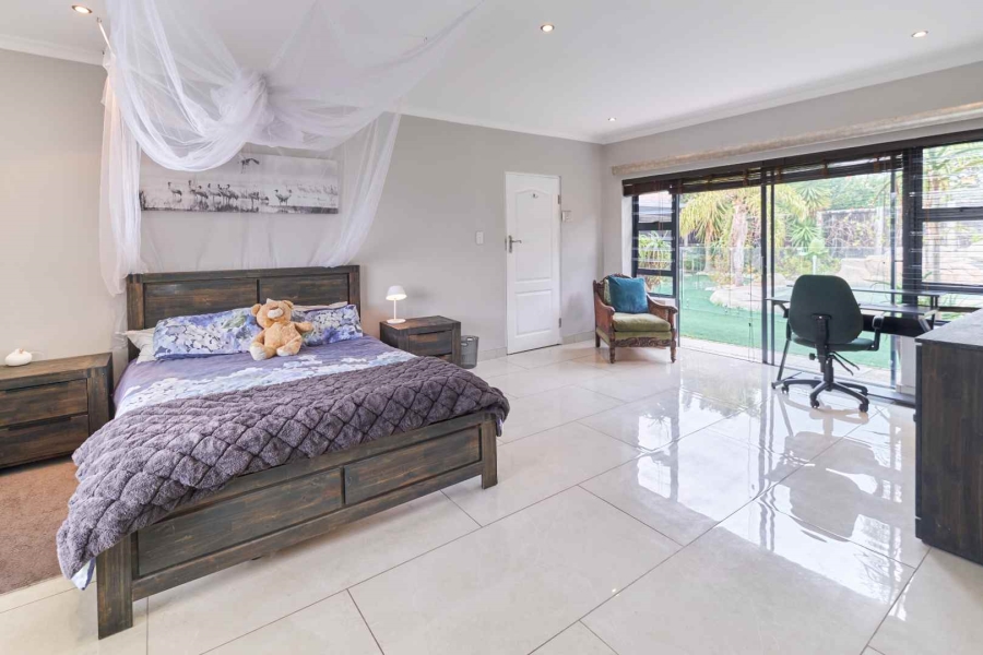 4 Bedroom Property for Sale in Flamingo Vlei Western Cape